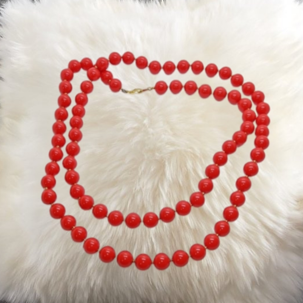 Elegant 22K Closure Red & Gold Beaded Necklace